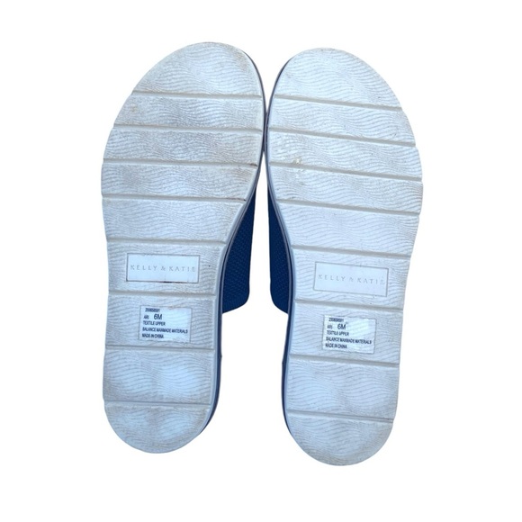 Kelly & Katie Ari Stretch Woven Upper Slide Sandal in Navy - Picture 6 of 7